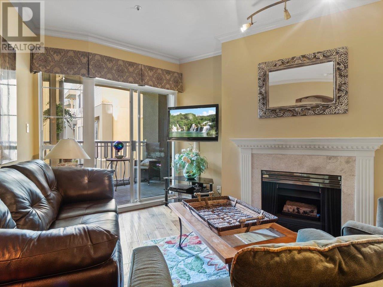 214 5835 Hampton Place, Vancouver, British Columbia  V6T 2G2 - Photo 1 - R2972253