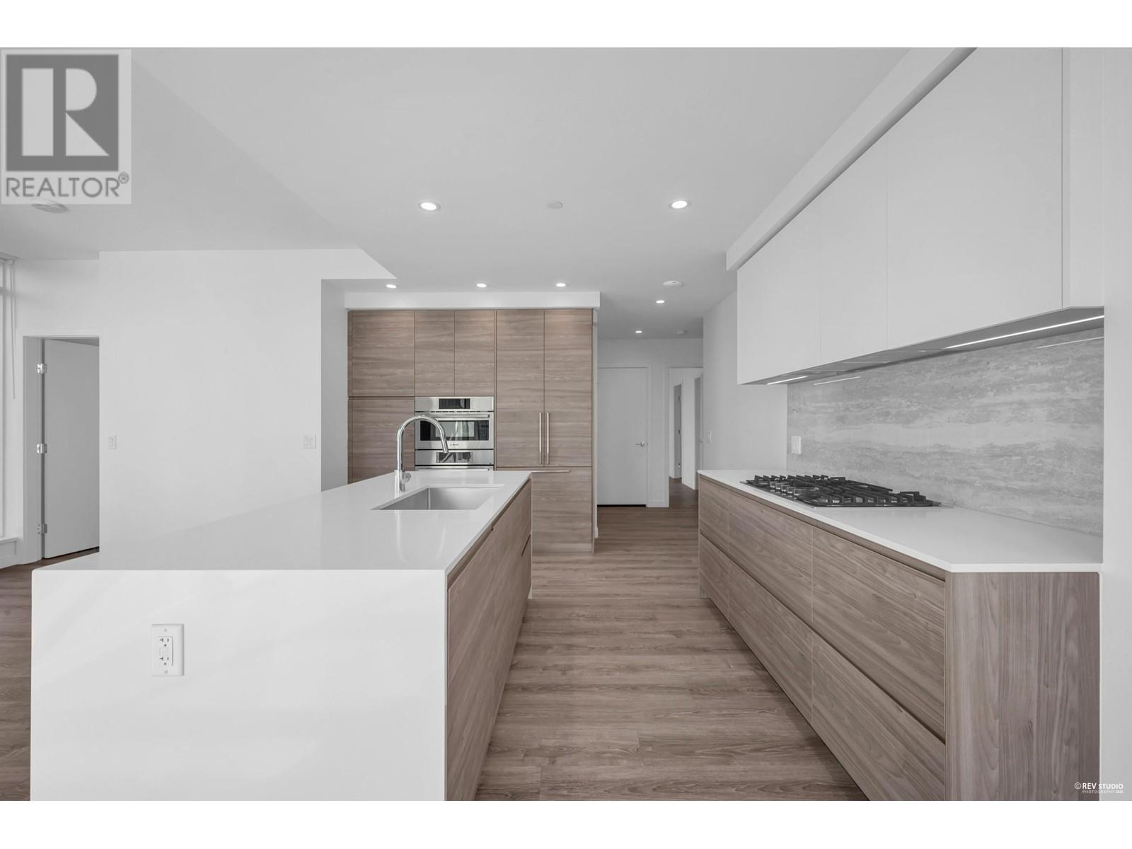 Property at 604 660 QUAYSIDE DRIVE image 2