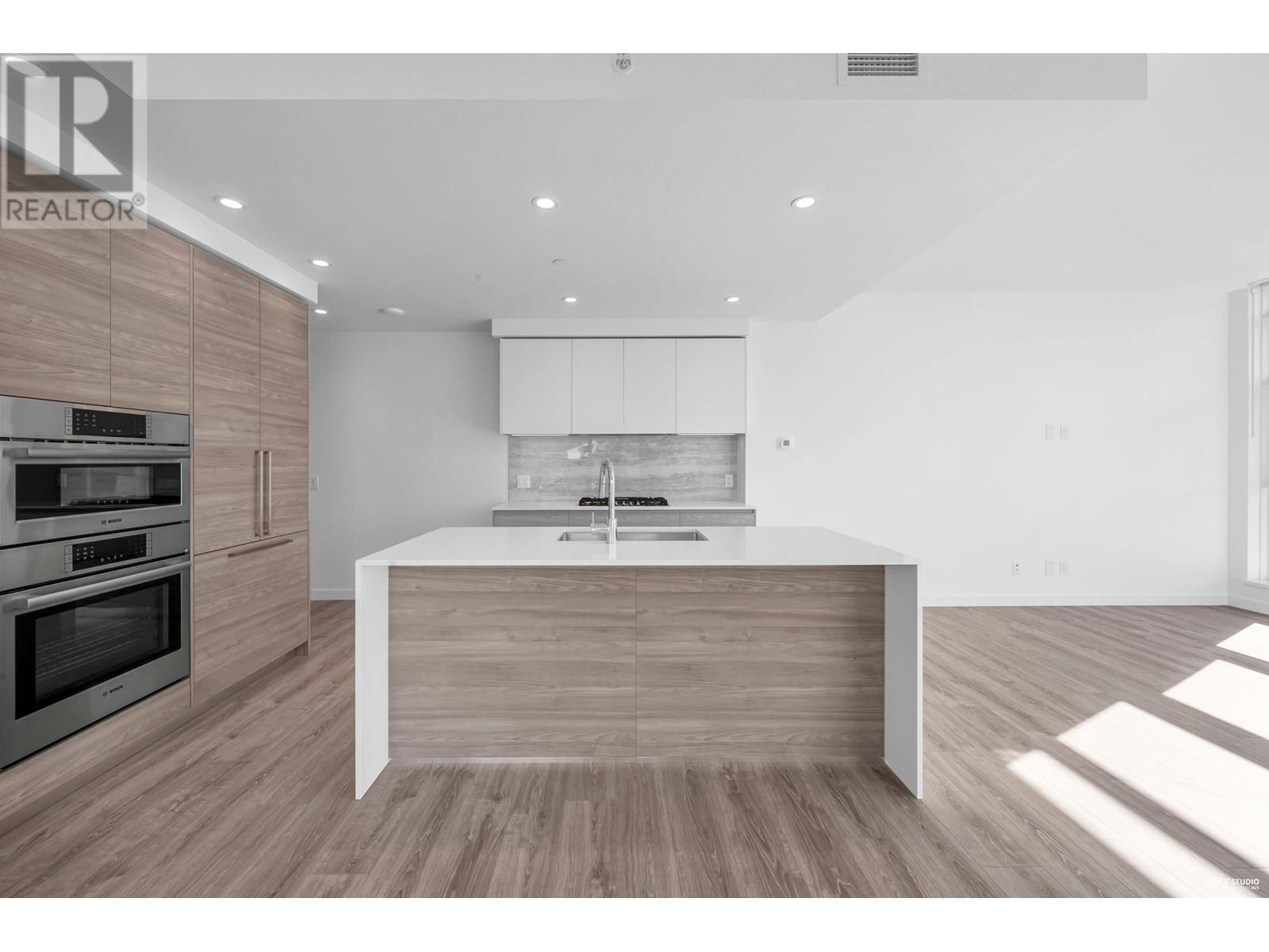 Property at 604 660 QUAYSIDE DRIVE image 3