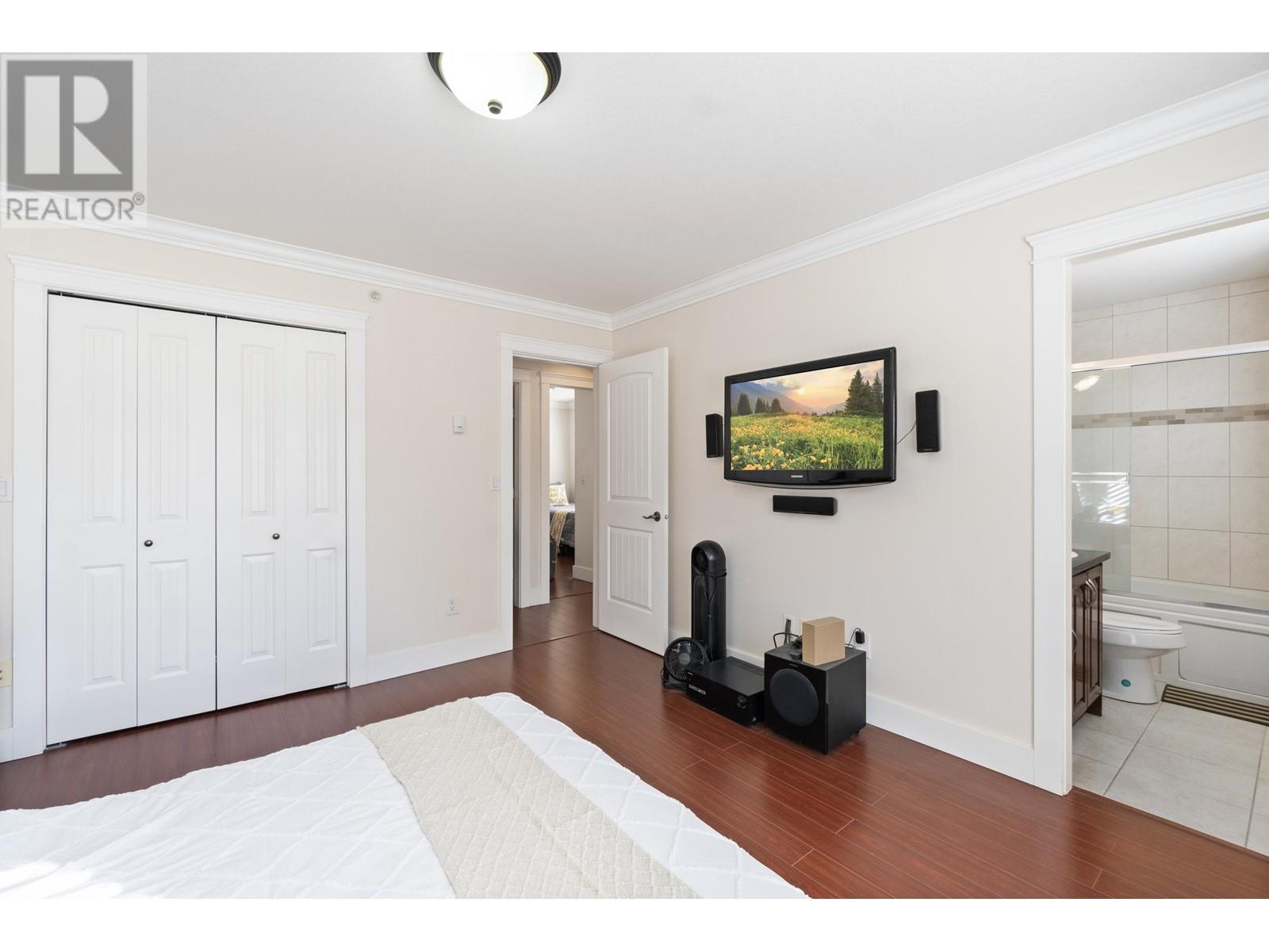 Listing Picture 12 of 25 : 1803 E 14TH AVENUE, Vancouver / 溫哥華 - 魯藝地產 Yvonne Lu Group - MLS Medallion Club Member