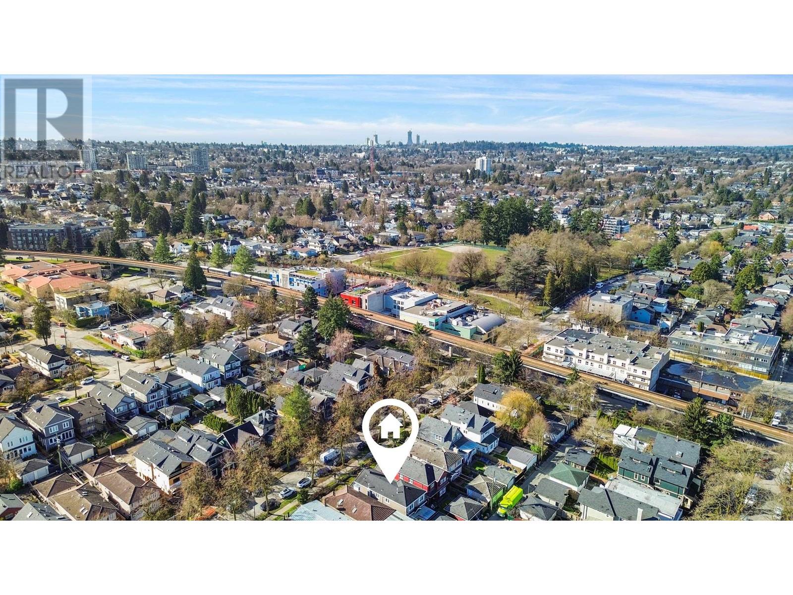 Listing Picture 24 of 25 : 1803 E 14TH AVENUE, Vancouver / 溫哥華 - 魯藝地產 Yvonne Lu Group - MLS Medallion Club Member