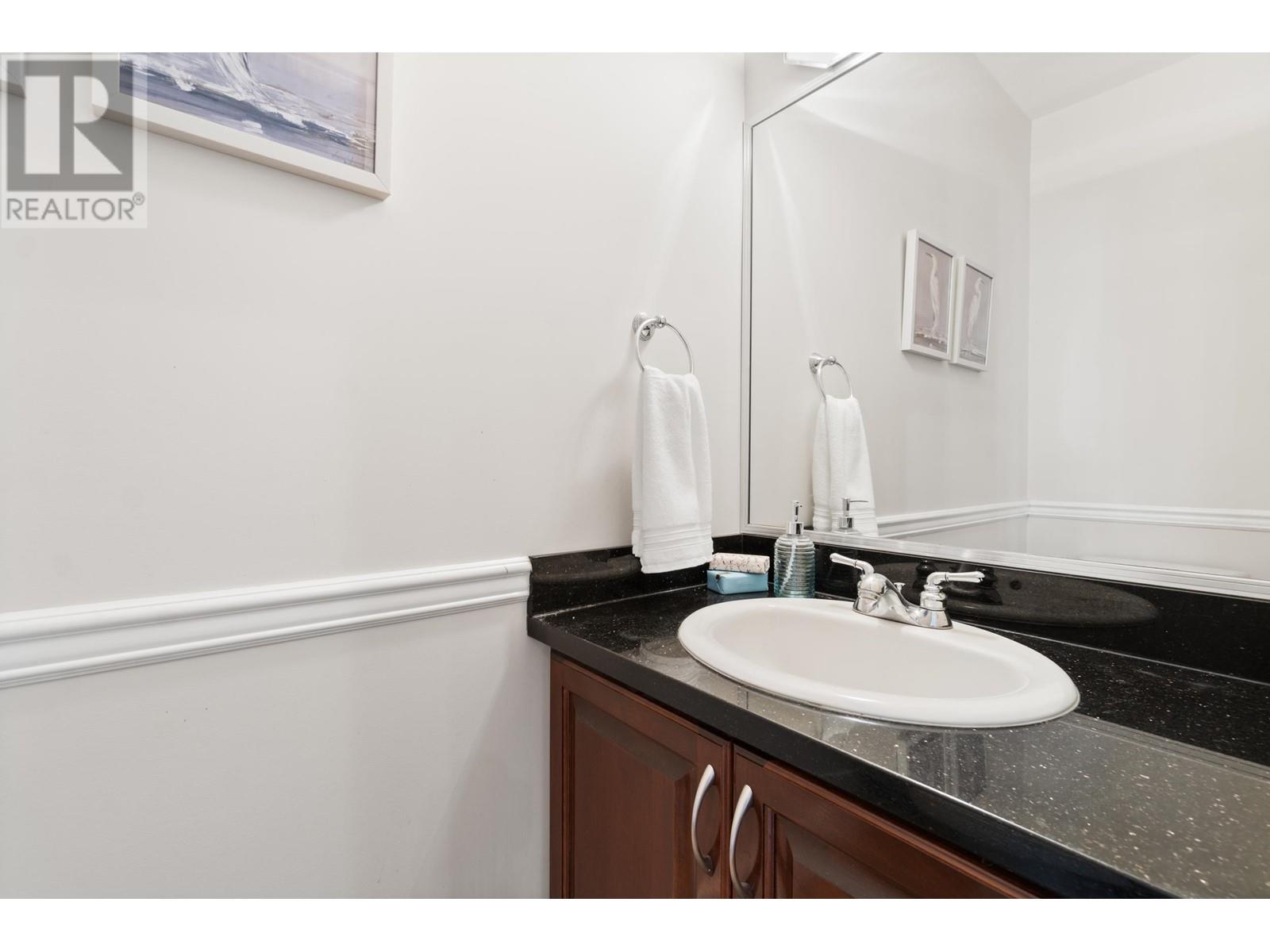 Listing Picture 10 of 25 : 1803 E 14TH AVENUE, Vancouver / 溫哥華 - 魯藝地產 Yvonne Lu Group - MLS Medallion Club Member