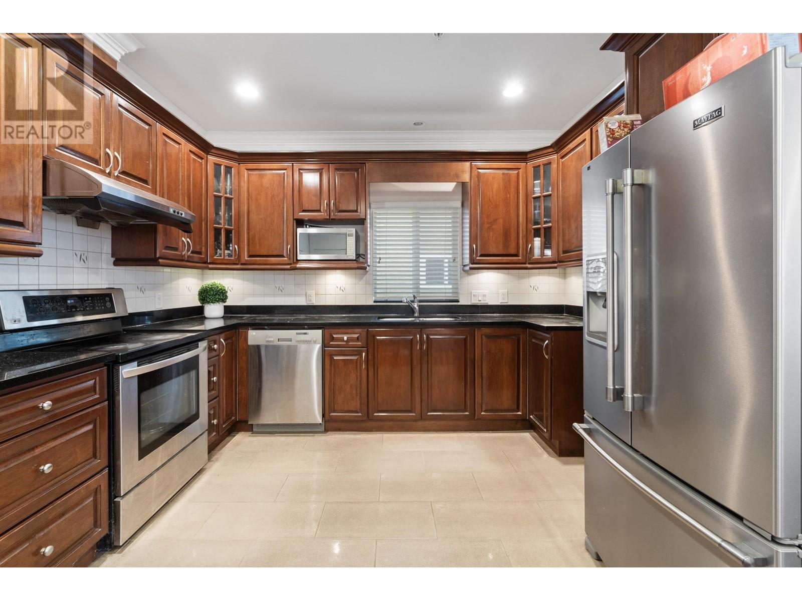 Listing Picture 6 of 25 : 1803 E 14TH AVENUE, Vancouver / 溫哥華 - 魯藝地產 Yvonne Lu Group - MLS Medallion Club Member