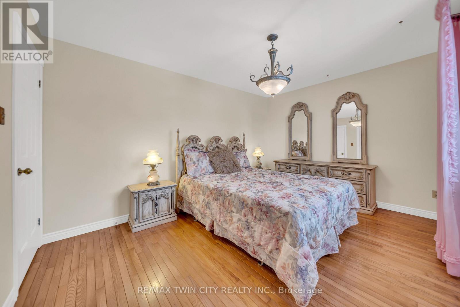 30 Knowles Drive, Woodstock (Woodstock - North), Ontario  N4S 8T8 - Photo 17 - X11999841