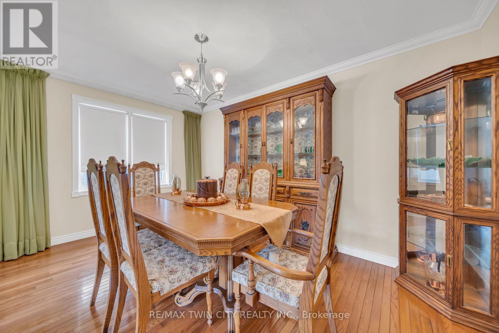 30 Knowles Drive, Woodstock (Woodstock - North), Ontario  N4S 8T8 - Photo 8 - X11999841