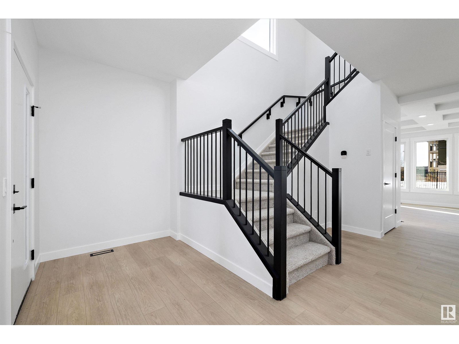 Property at 89 Newbury CI image 3