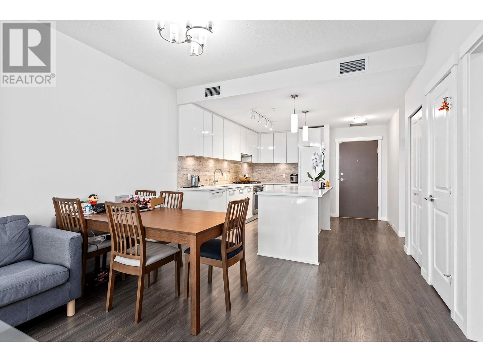 Listing Picture 8 of 31 : 318 9500 TOMICKI AVENUE, Richmond / 烈治文 - 魯藝地產 Yvonne Lu Group - MLS Medallion Club Member