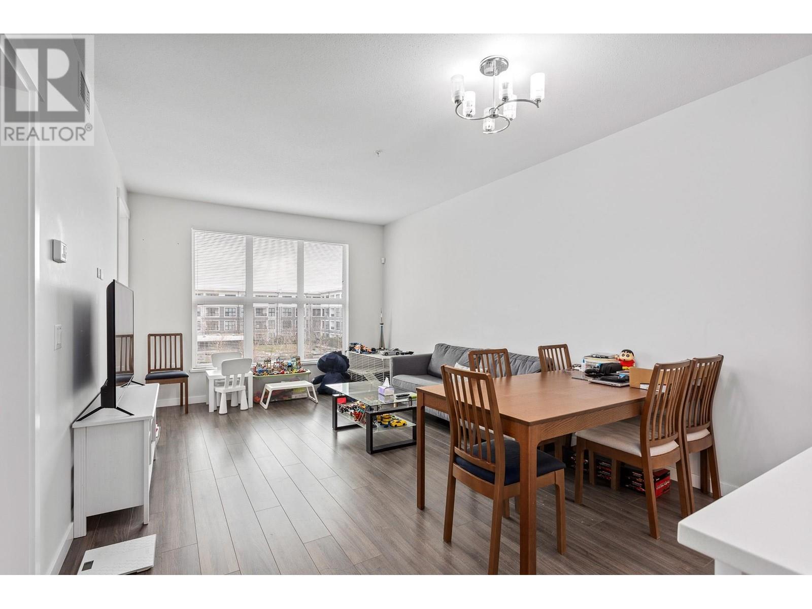 Listing Picture 10 of 31 : 318 9500 TOMICKI AVENUE, Richmond / 烈治文 - 魯藝地產 Yvonne Lu Group - MLS Medallion Club Member