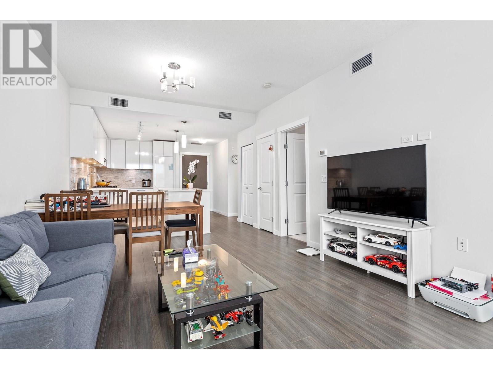 Listing Picture 14 of 31 : 318 9500 TOMICKI AVENUE, Richmond / 烈治文 - 魯藝地產 Yvonne Lu Group - MLS Medallion Club Member