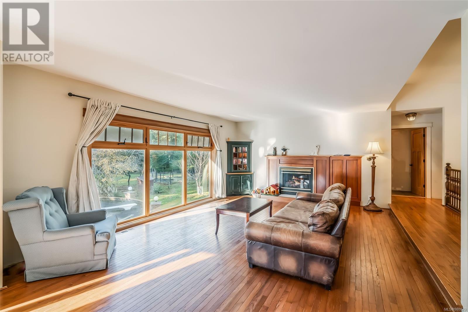 Property at 655 Qualicum Rd image 1