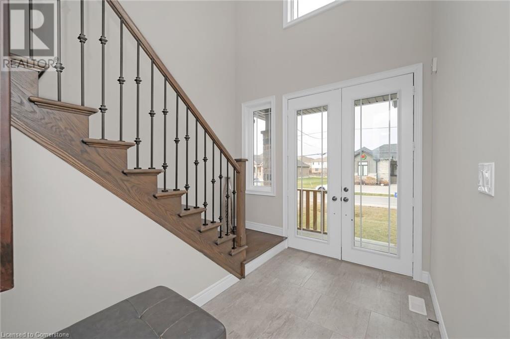 Property at 61 ELEANOR Avenue image 4