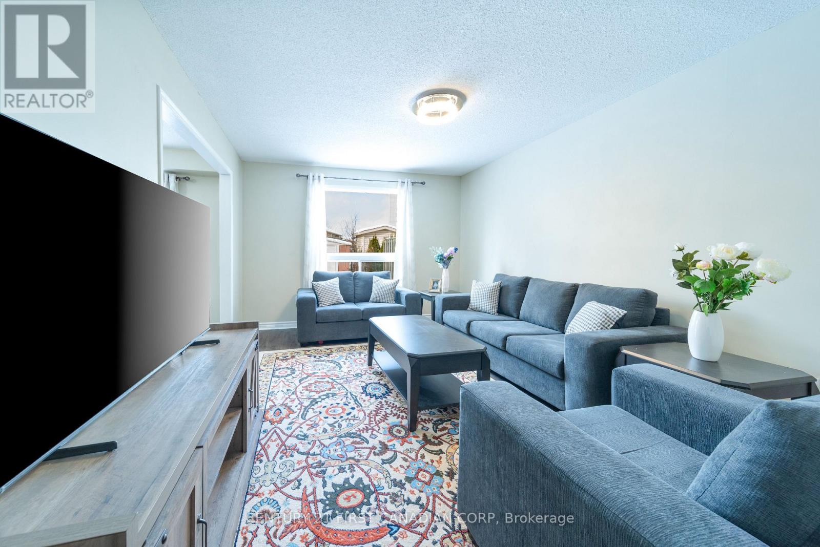 Photo 10 of 29 for 869 Shelborne Street