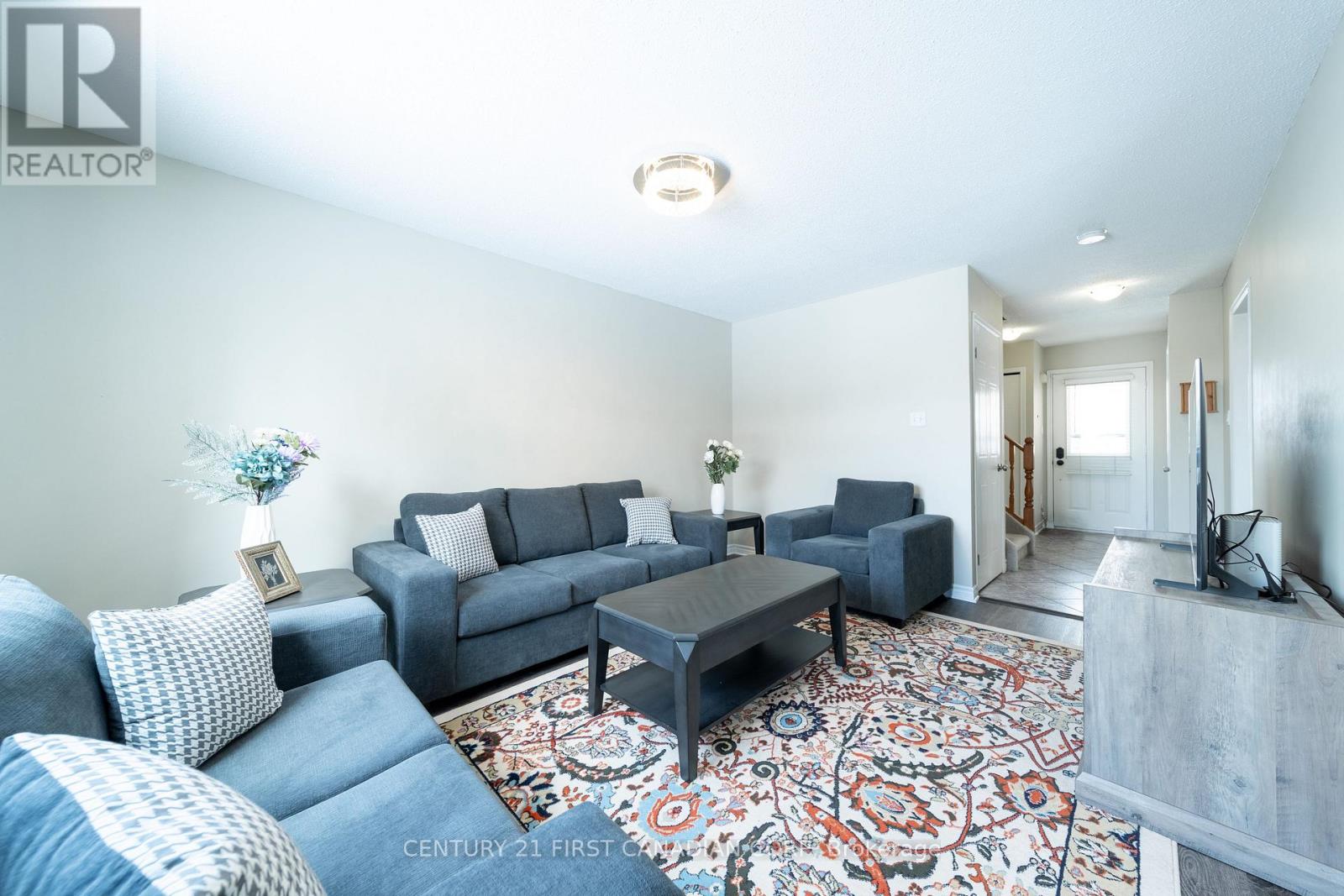 Photo 11 of 29 for 869 Shelborne Street