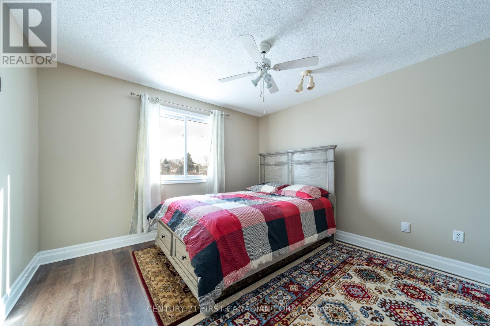 Photo 14 of 29 for 869 Shelborne Street