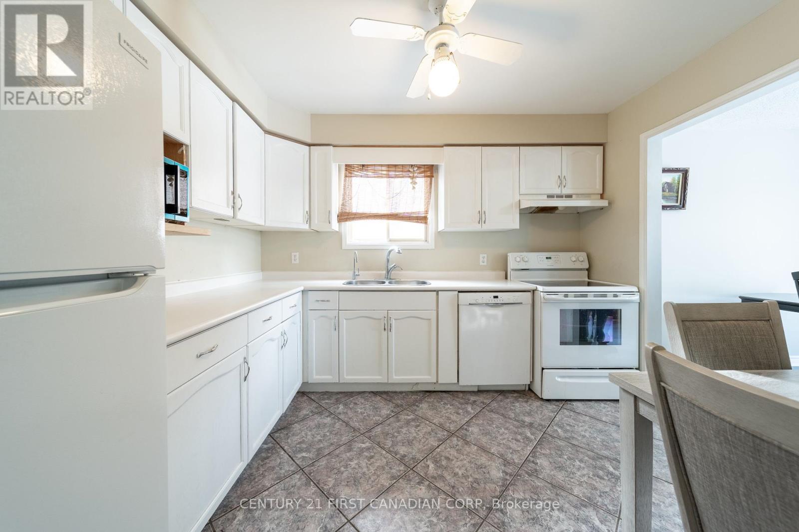 Property at 869 SHELBORNE STREET image 5