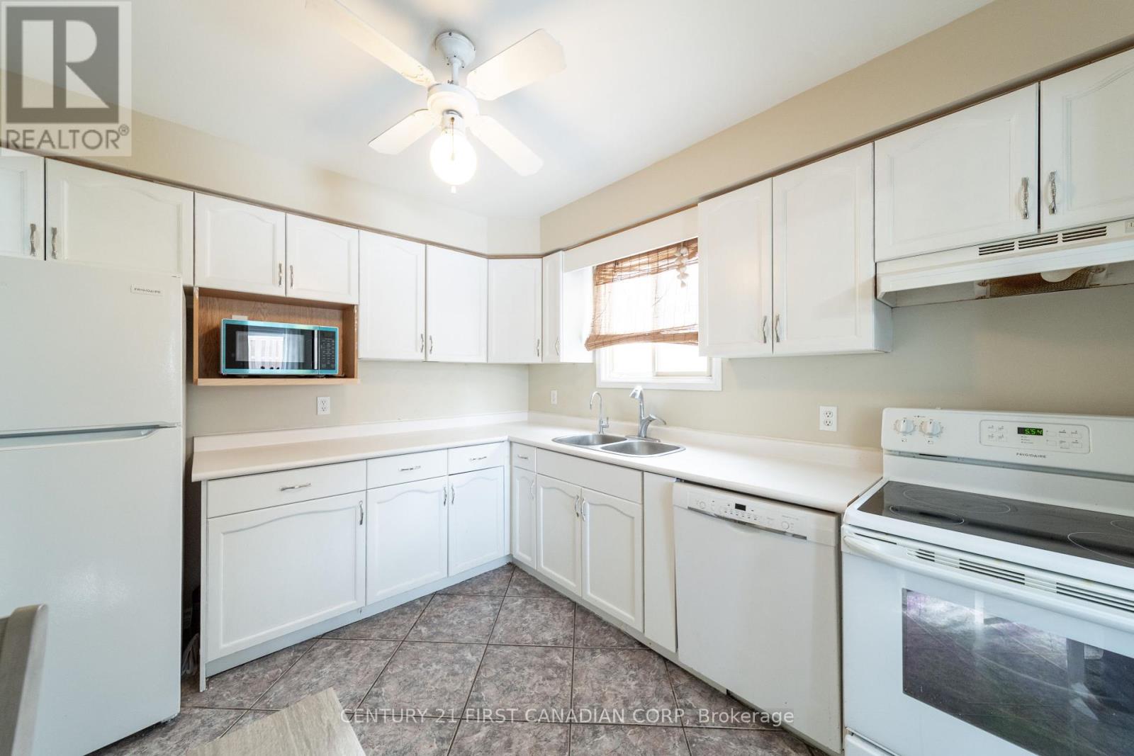 Photo 7 of 29 for 869 Shelborne Street