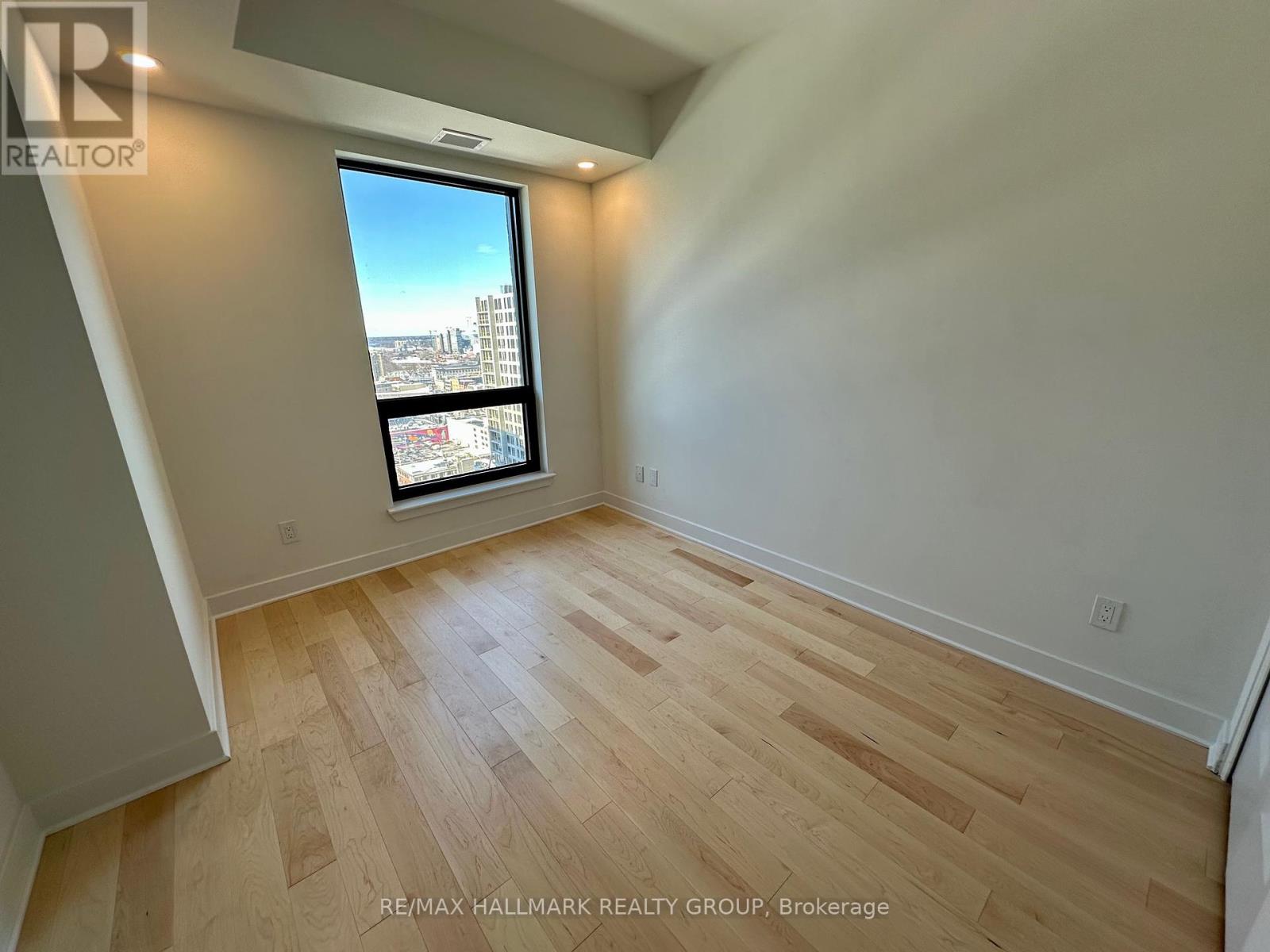 Property at 2001 - 180 GEORGE STREET image 4