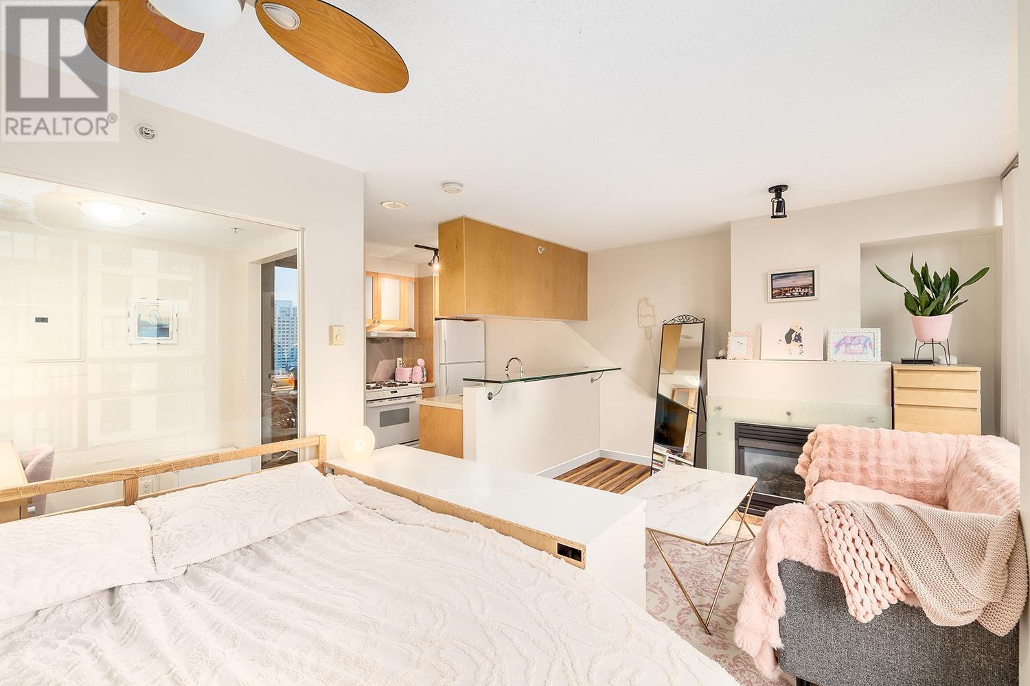 1106 1003 Burnaby Street, Vancouver, British Columbia  V6E 4R7 - Photo 3 - R2973183