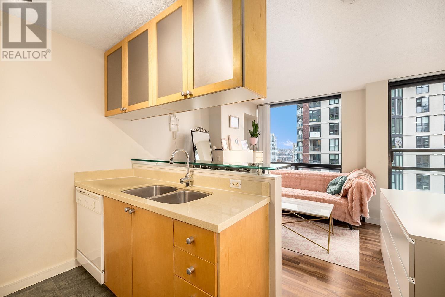1106 1003 Burnaby Street, Vancouver, British Columbia  V6E 4R7 - Photo 4 - R2973183