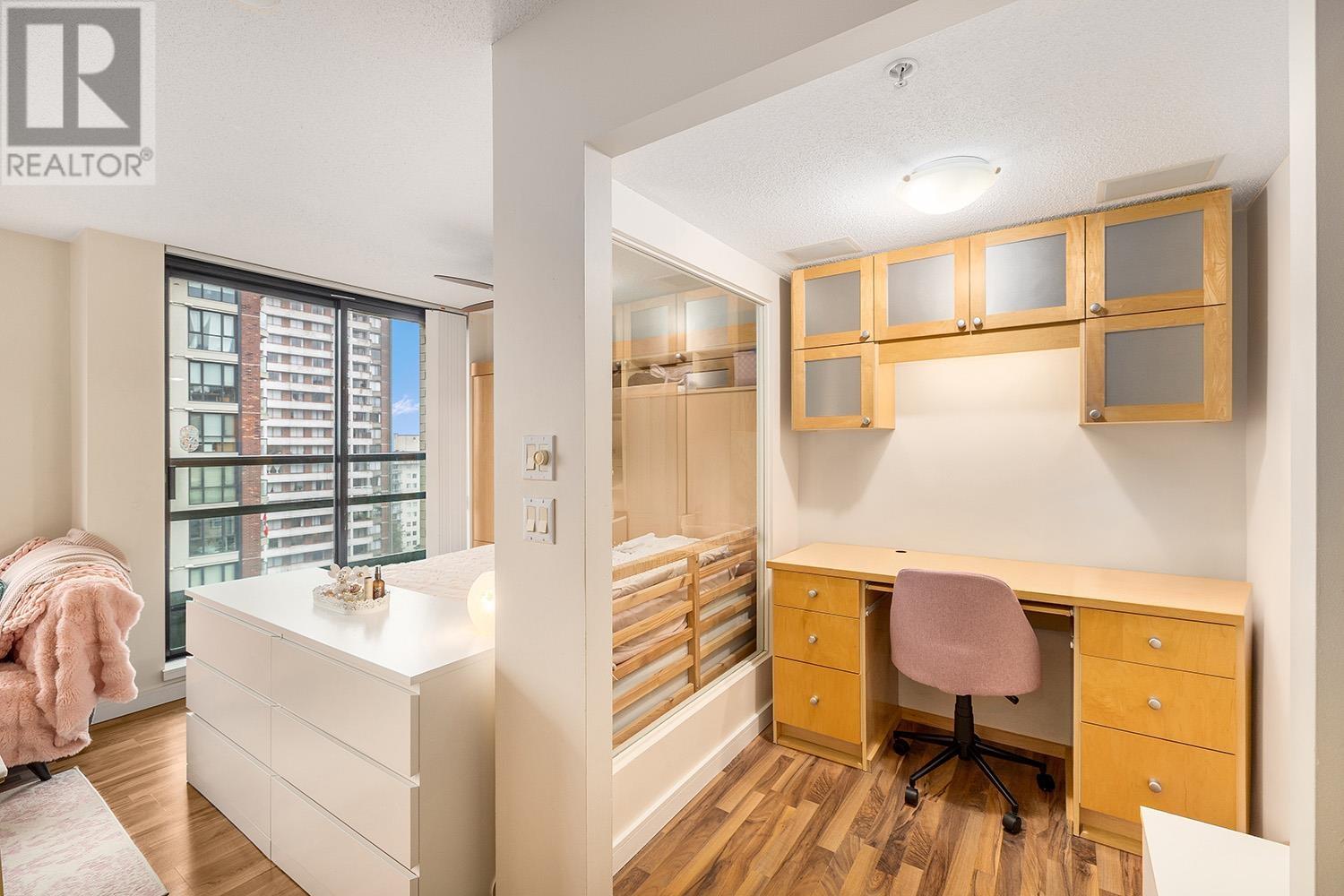 1106 1003 Burnaby Street, Vancouver, British Columbia  V6E 4R7 - Photo 8 - R2973183