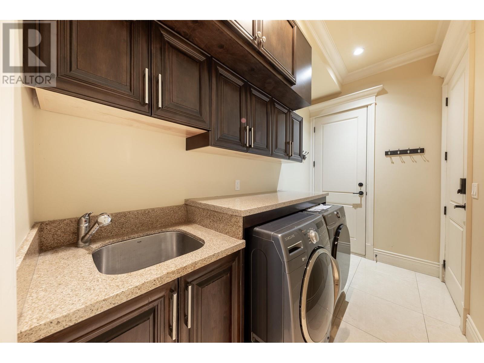 Listing Picture 20 of 32 : 9340 CHAPMOND CRESCENT, Richmond / 烈治文 - 魯藝地產 Yvonne Lu Group - MLS Medallion Club Member