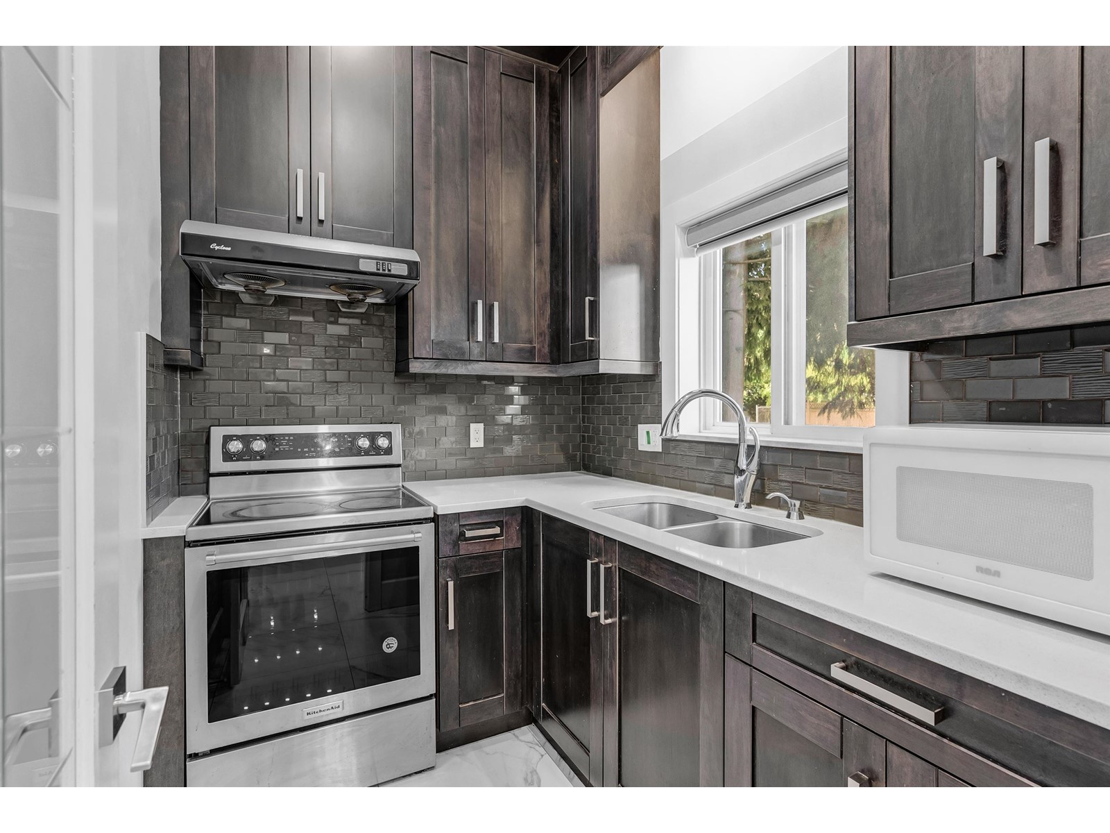 8646 154a Street, Surrey, British Columbia  V3S 3N8 - Photo 10 - R2972582