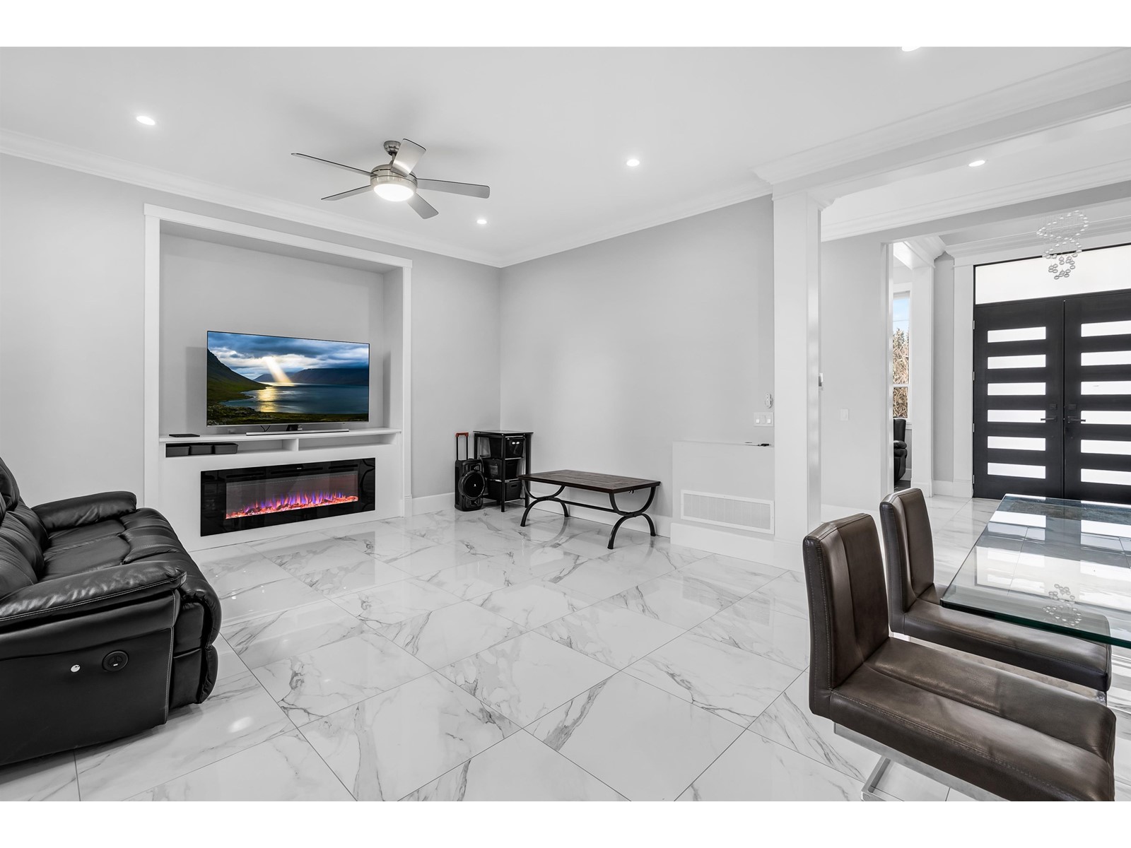 8646 154a Street, Surrey, British Columbia  V3S 3N8 - Photo 6 - R2972582