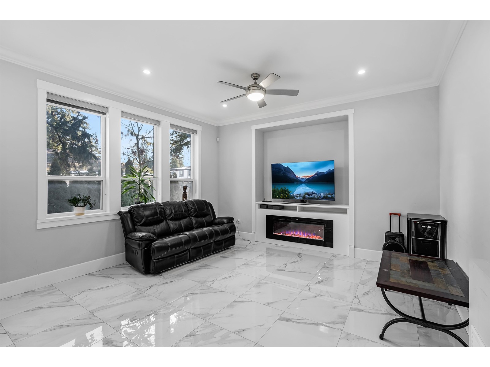 8646 154a Street, Surrey, British Columbia  V3S 3N8 - Photo 5 - R2972582