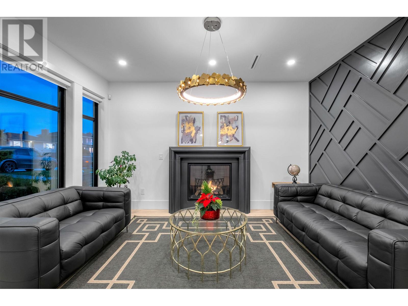 3 Ranelagh Avenue, Burnaby, British Columbia  V5B 3N2 - Photo 2 - R2973205
