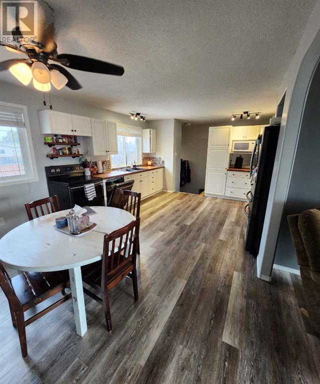 300 Hammond Drive, Fox Creek, Alberta  T0H 1P0 - Photo 8 - A2199147