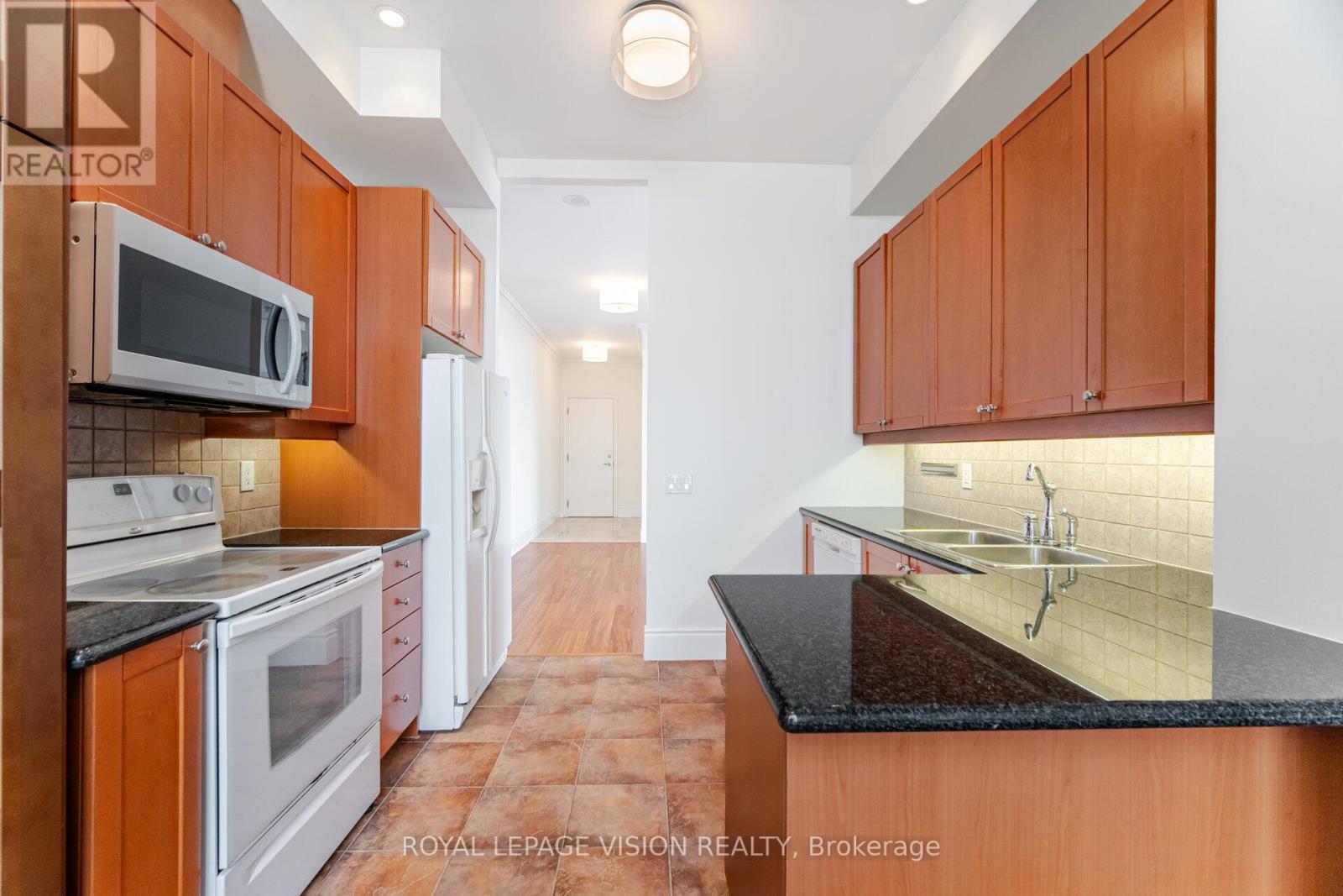 Ph20 - 5233 Dundas Street W, Toronto, Ontario  M9B 6M1 - Photo 15 - W12000021