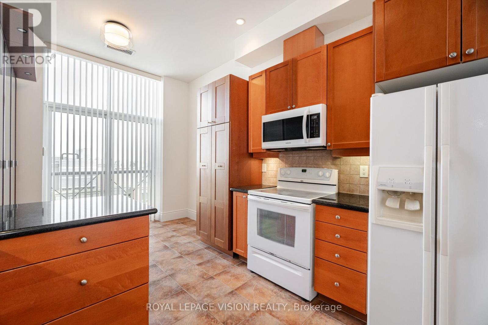Ph20 - 5233 Dundas Street W, Toronto, Ontario  M9B 6M1 - Photo 17 - W12000021