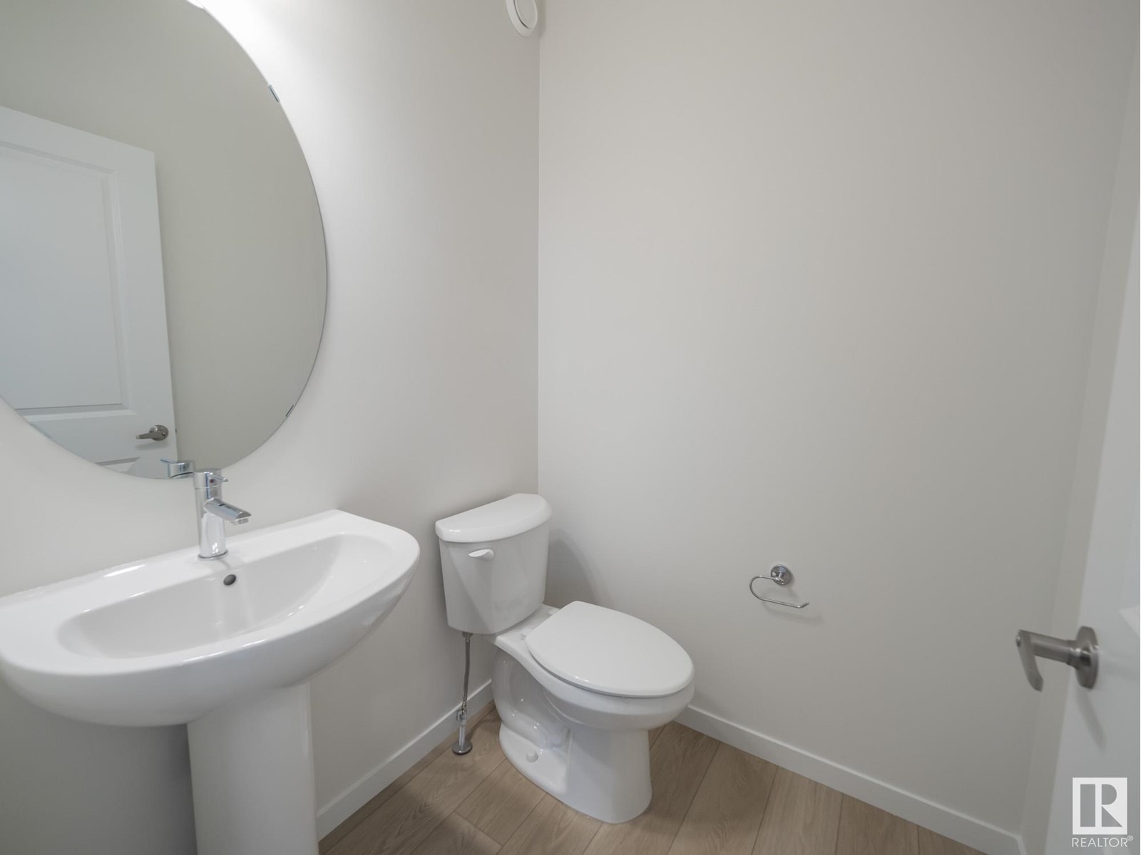 Property at 17367 3 ST NW image 3