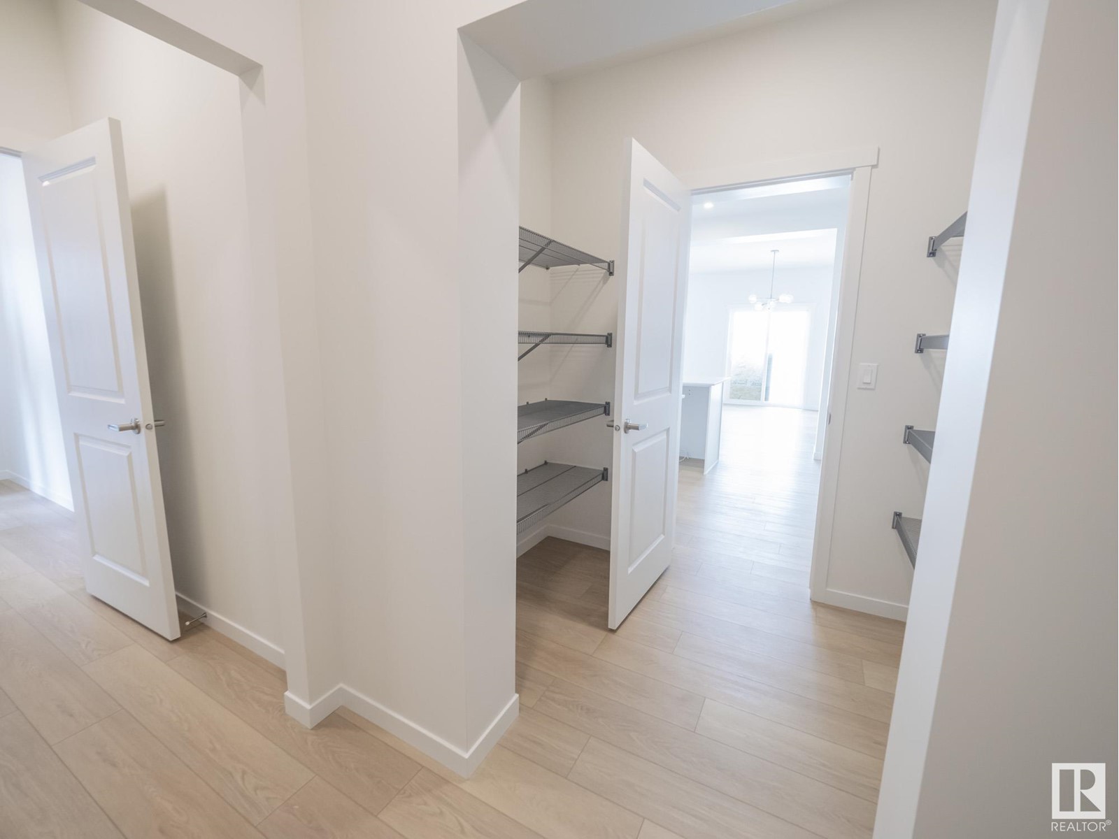 Property at 17367 3 ST NW image 4