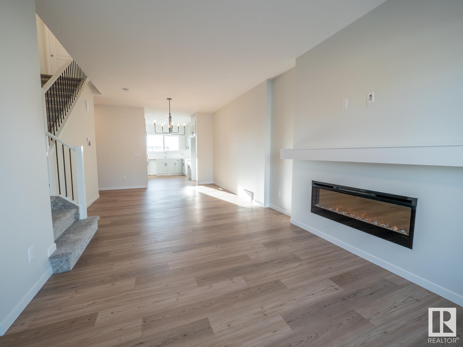 Property at 608 174 AV NE image 3