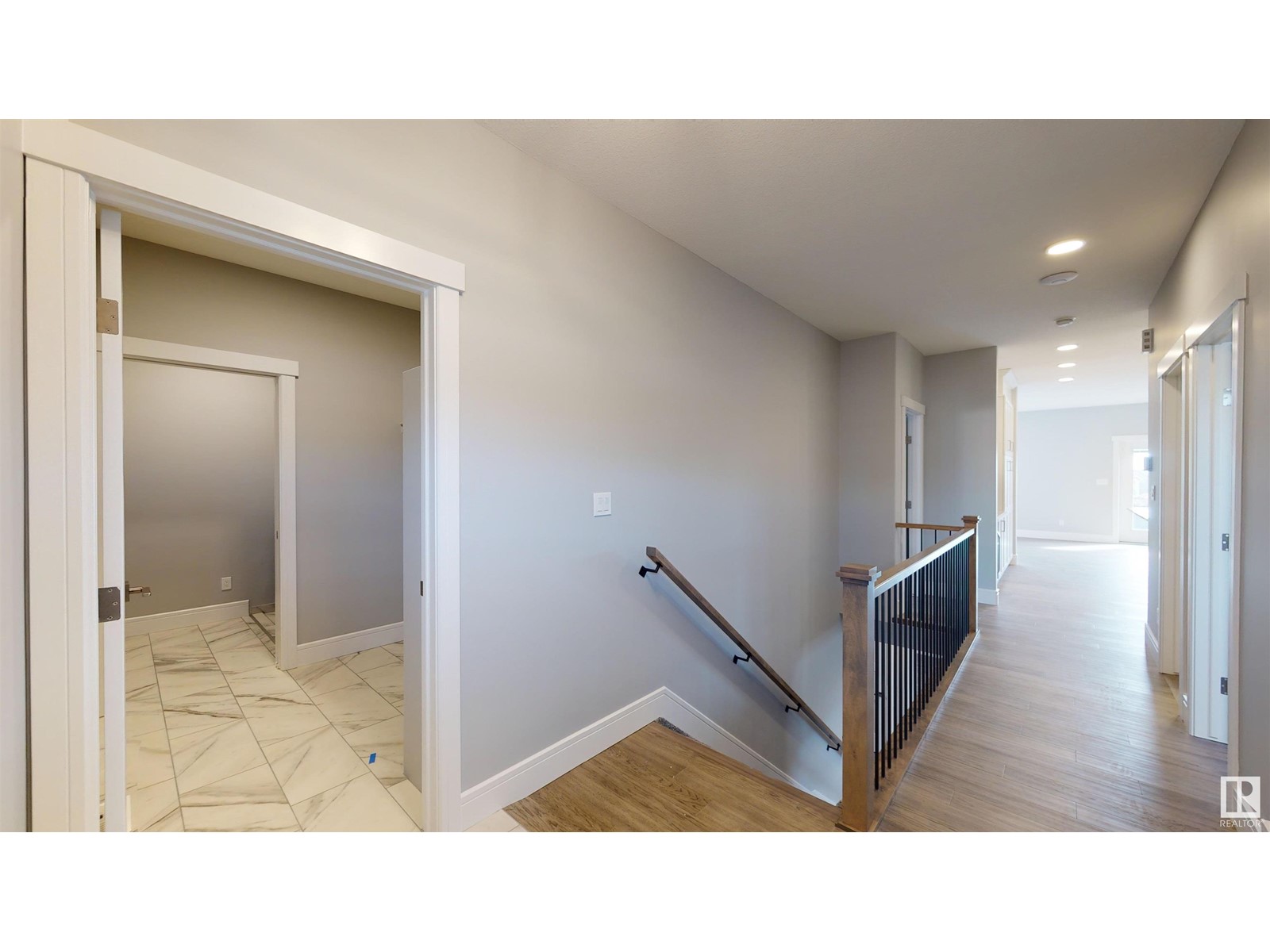 Property at 9 RESPLENDENT WY image 2