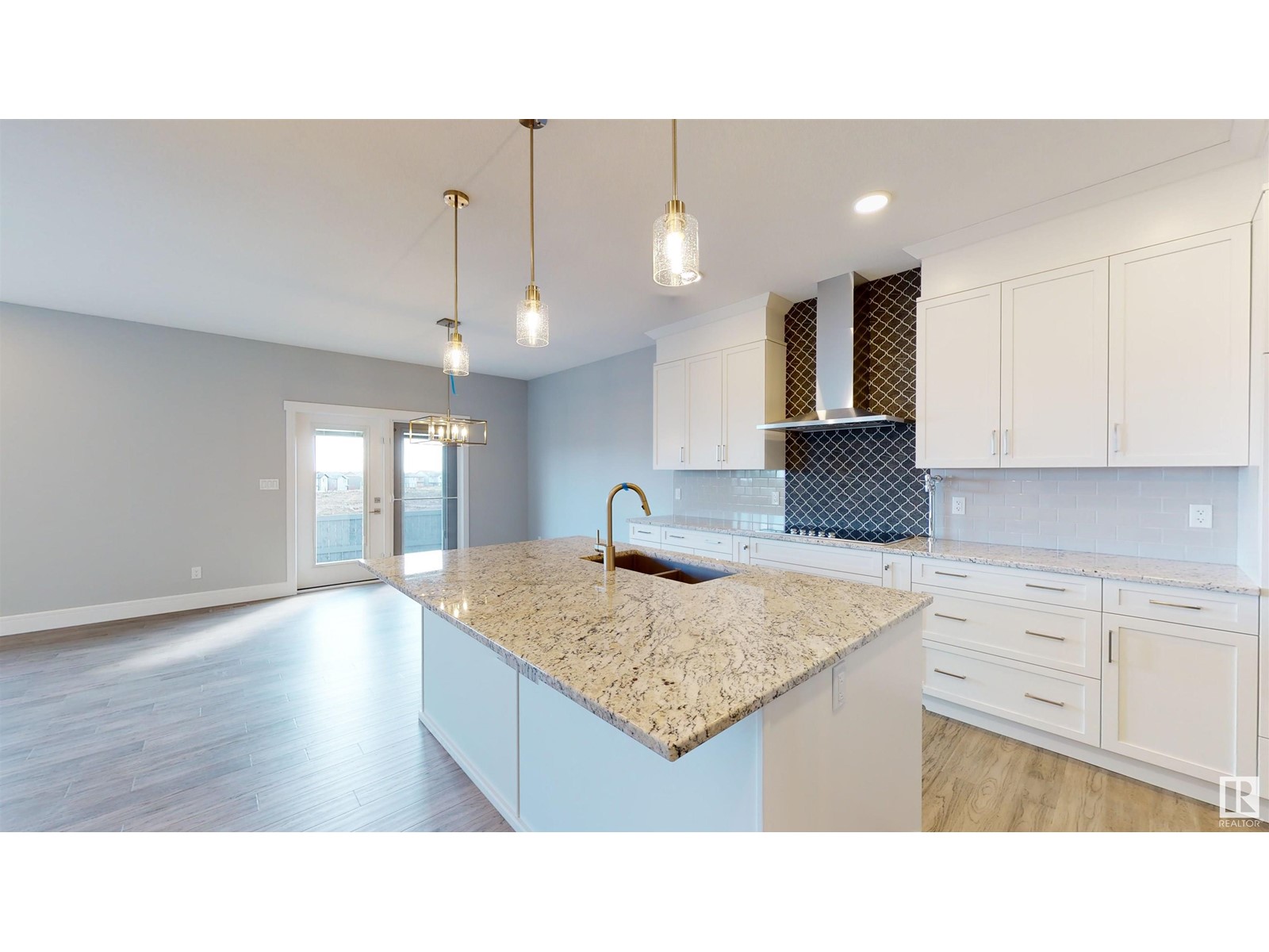 Property at 9 RESPLENDENT WY image 1