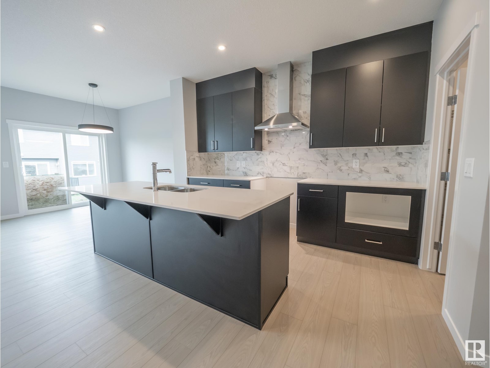 Property at 22403 90 AV NW image 5