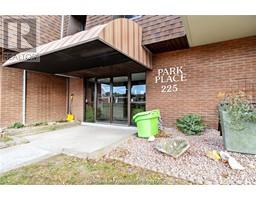 225 CAMPUS PARKWAY Unit# 202, Chatham, Ontario