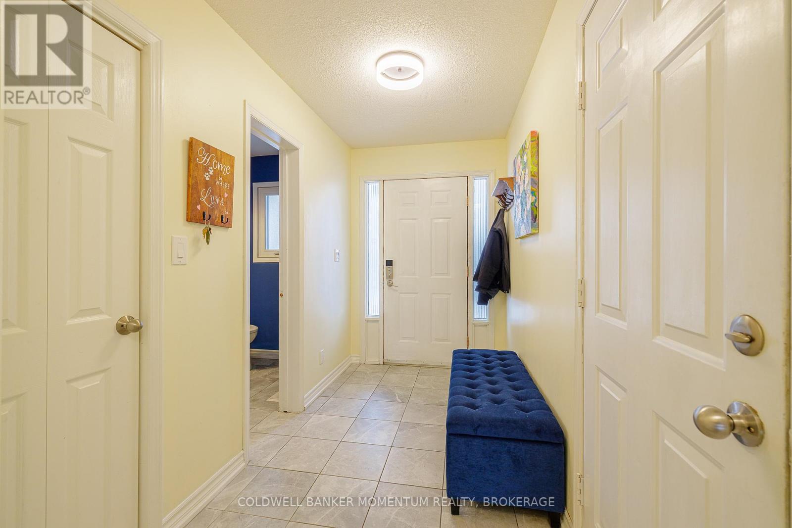Property at 6 RANNIE COURT image 2