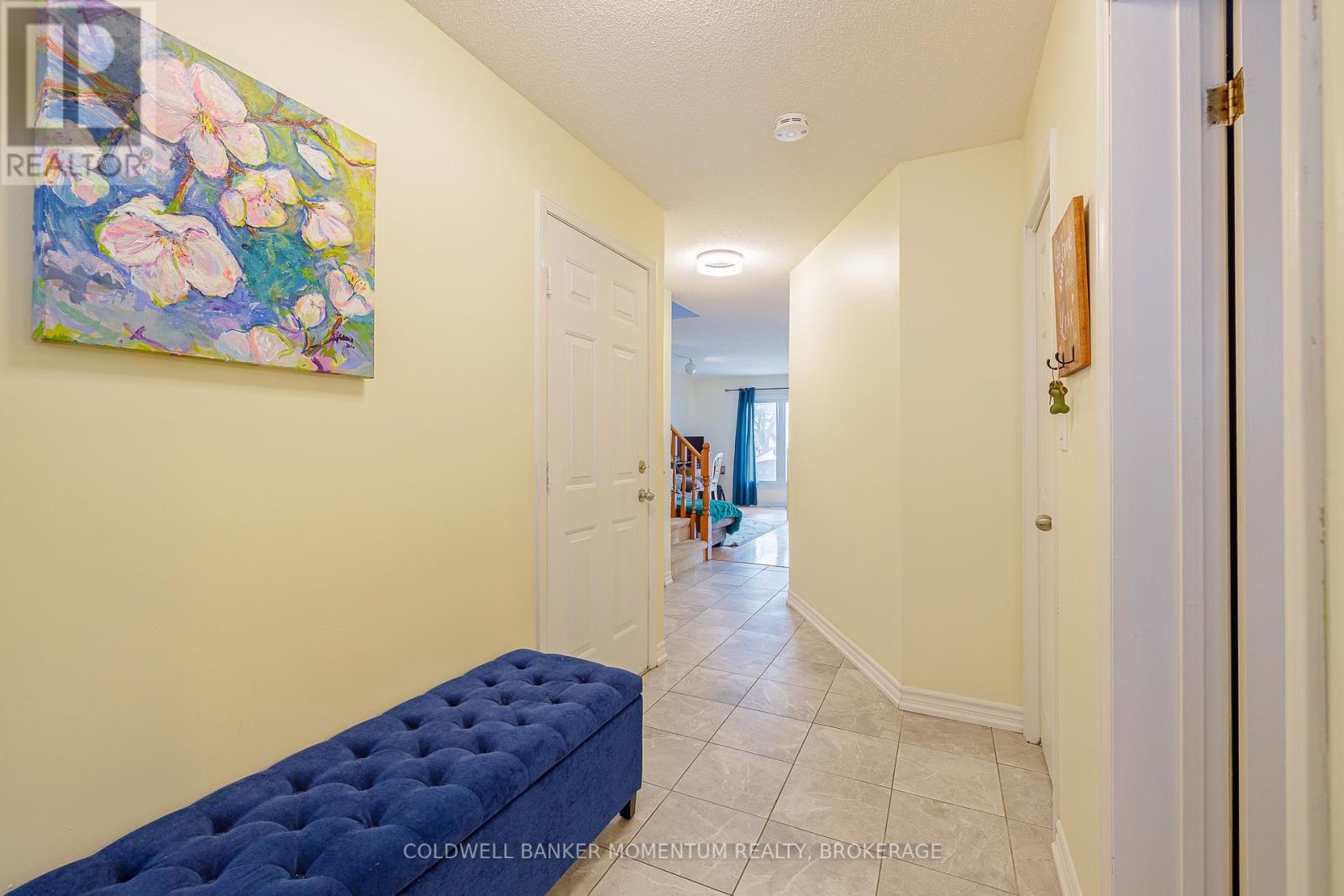 Property at 6 RANNIE COURT image 3