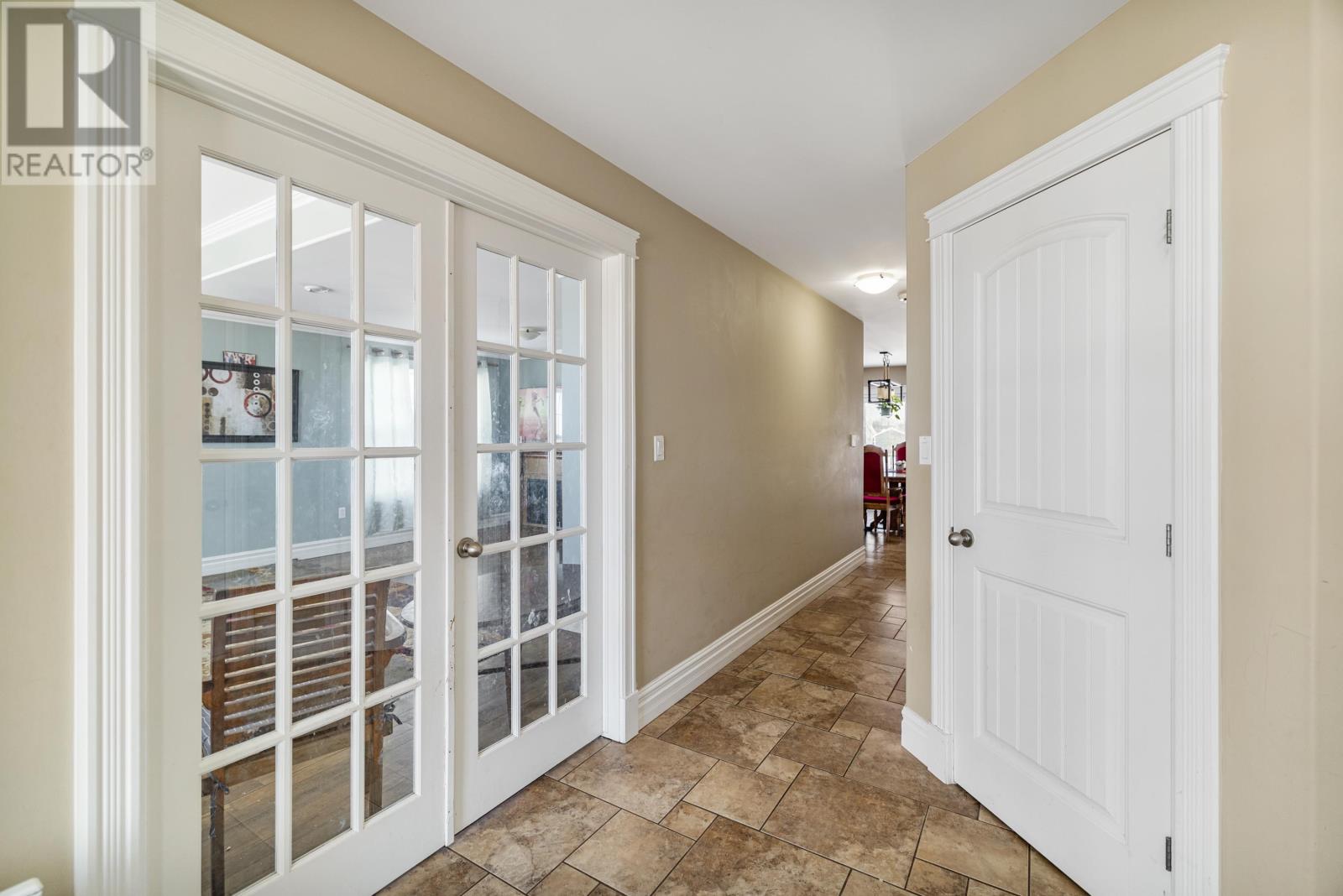10 Gordon Gay Drive, Stratford, Prince Edward Island  C1B 0E8 - Photo 5 - 202504090