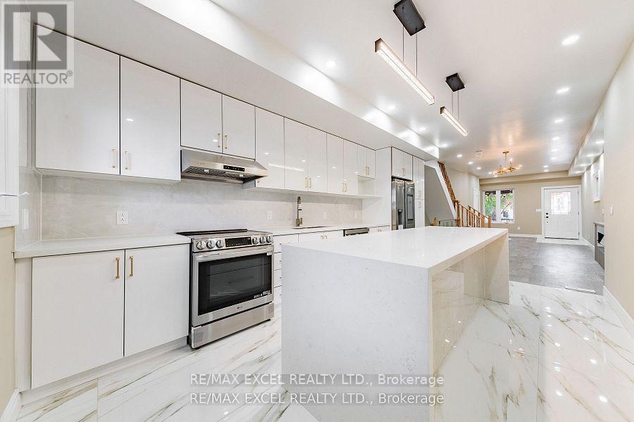 75 Harvie Avenue, Toronto (Corso Italia-Davenport), Ontario  M6E 4K4 - Photo 11 - W12000165