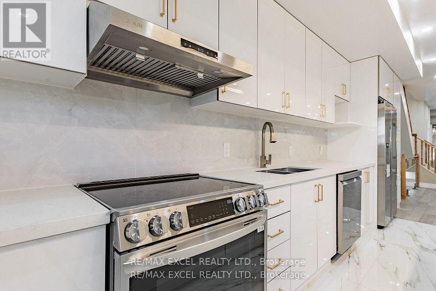 75 Harvie Avenue, Toronto (Corso Italia-Davenport), Ontario  M6E 4K4 - Photo 12 - W12000165