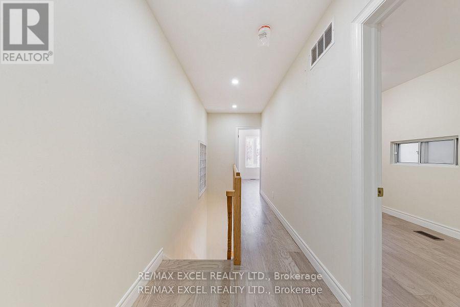 75 Harvie Avenue, Toronto (Corso Italia-Davenport), Ontario  M6E 4K4 - Photo 16 - W12000165