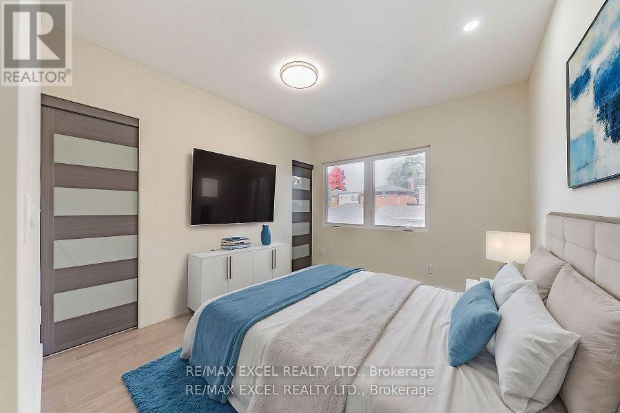 75 Harvie Avenue, Toronto (Corso Italia-Davenport), Ontario  M6E 4K4 - Photo 17 - W12000165