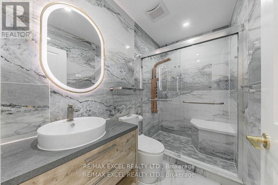 75 Harvie Avenue, Toronto (Corso Italia-Davenport), Ontario  M6E 4K4 - Photo 19 - W12000165