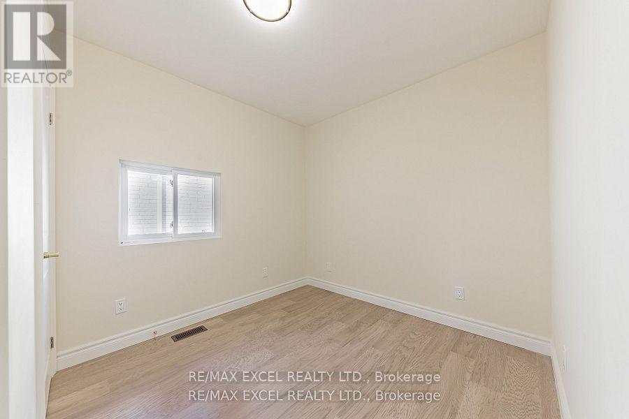 75 Harvie Avenue, Toronto (Corso Italia-Davenport), Ontario  M6E 4K4 - Photo 24 - W12000165
