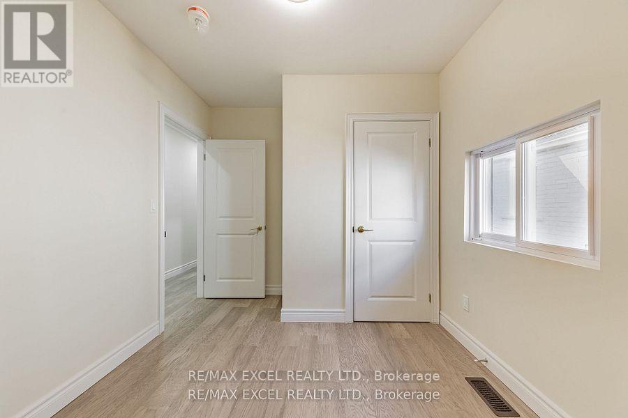 75 Harvie Avenue, Toronto (Corso Italia-Davenport), Ontario  M6E 4K4 - Photo 25 - W12000165