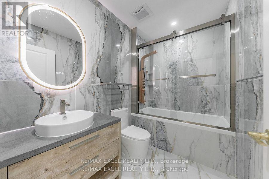75 Harvie Avenue, Toronto (Corso Italia-Davenport), Ontario  M6E 4K4 - Photo 29 - W12000165